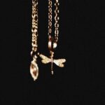Photo Golden necklace